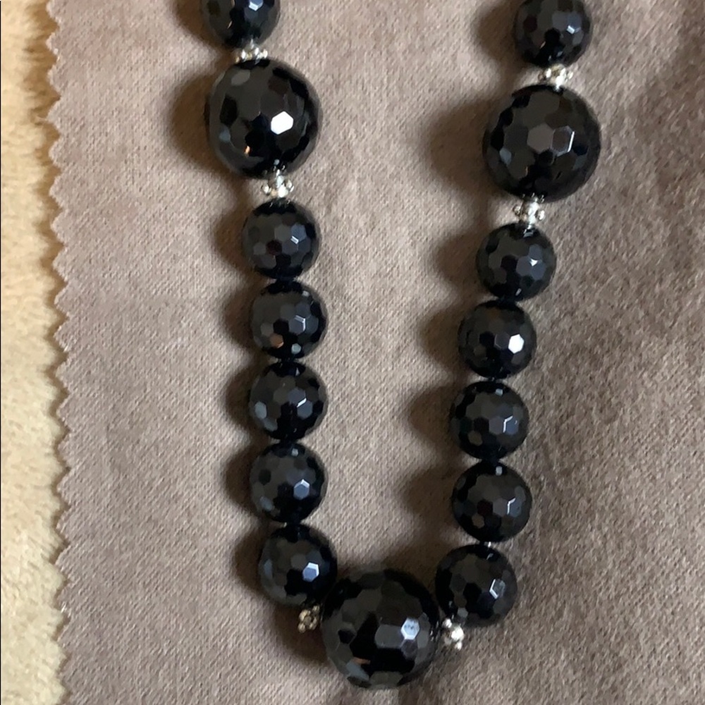 Beaded Crystal Necklace. - Picture 2 of 2